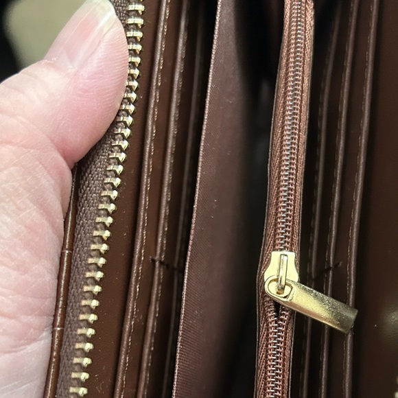 NWT PARK AVE COLLECTION VEGAN SATCHEL HANDBAG & WRISTLET - Picture 11 of 14